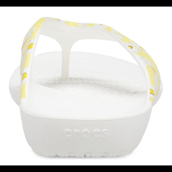 Women’s White Crocs Yellow Daisy Print Flip Flops Sandals Kadee II Flower - Picture 5 of 8